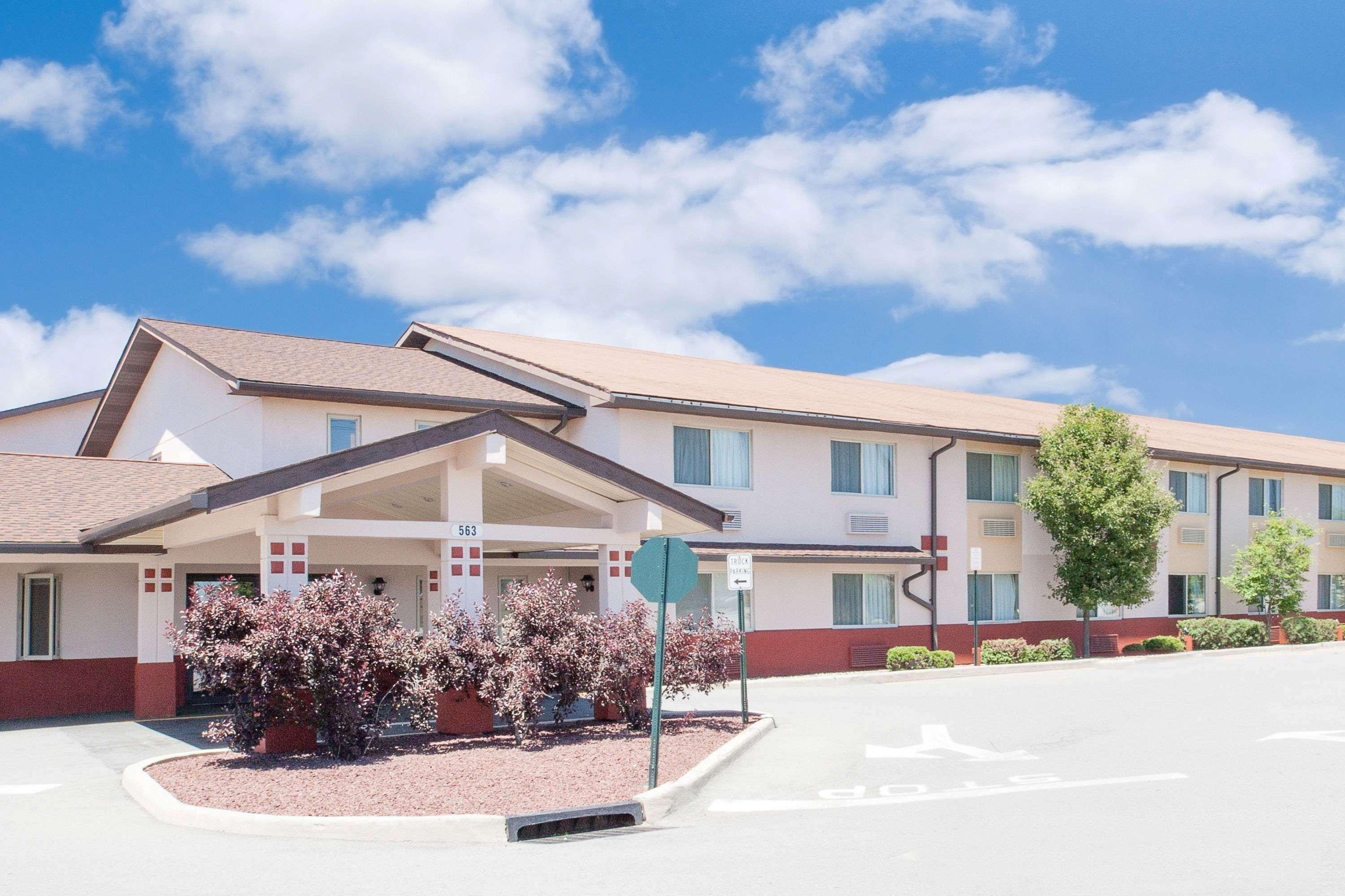 Motel Super 8 By Wyndham Middletown Esterno foto